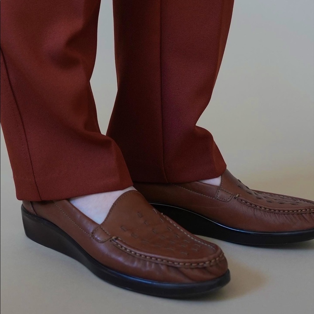 Vintage brown loafers. Leather. Comfortable.